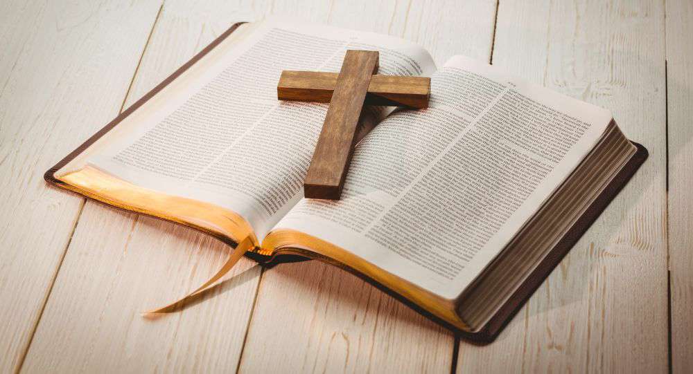 تعبیر خواب انجیل؛ معنی دیدن خواب کتاب انجلی از معبران معتبر