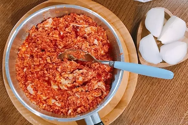 تعبیر خواب املت؛ معنی دیدن خوردن املت، درست کردن و تخم مرغ