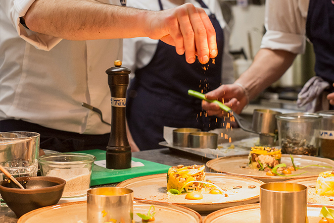 متن زیبا برای آشپزی { جملات قشنگ با حس و حال آشپزی و غذا }