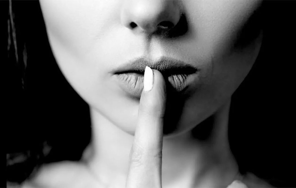 متن درباره سکوت / جملات عمیق و سنگین درباره سکوت و سکوت کردن